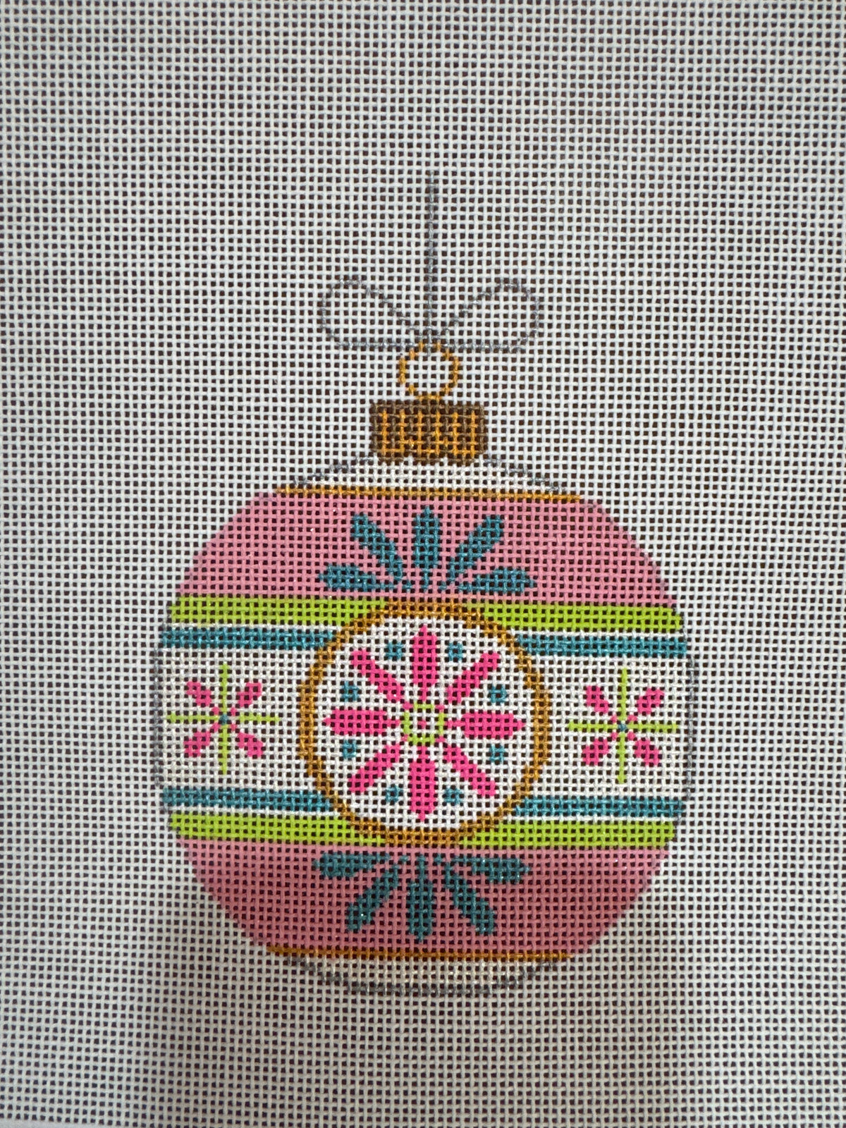 Vintage Ornament Round  w/Stitch guide
