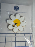 Daisy with Bees Needle Minder