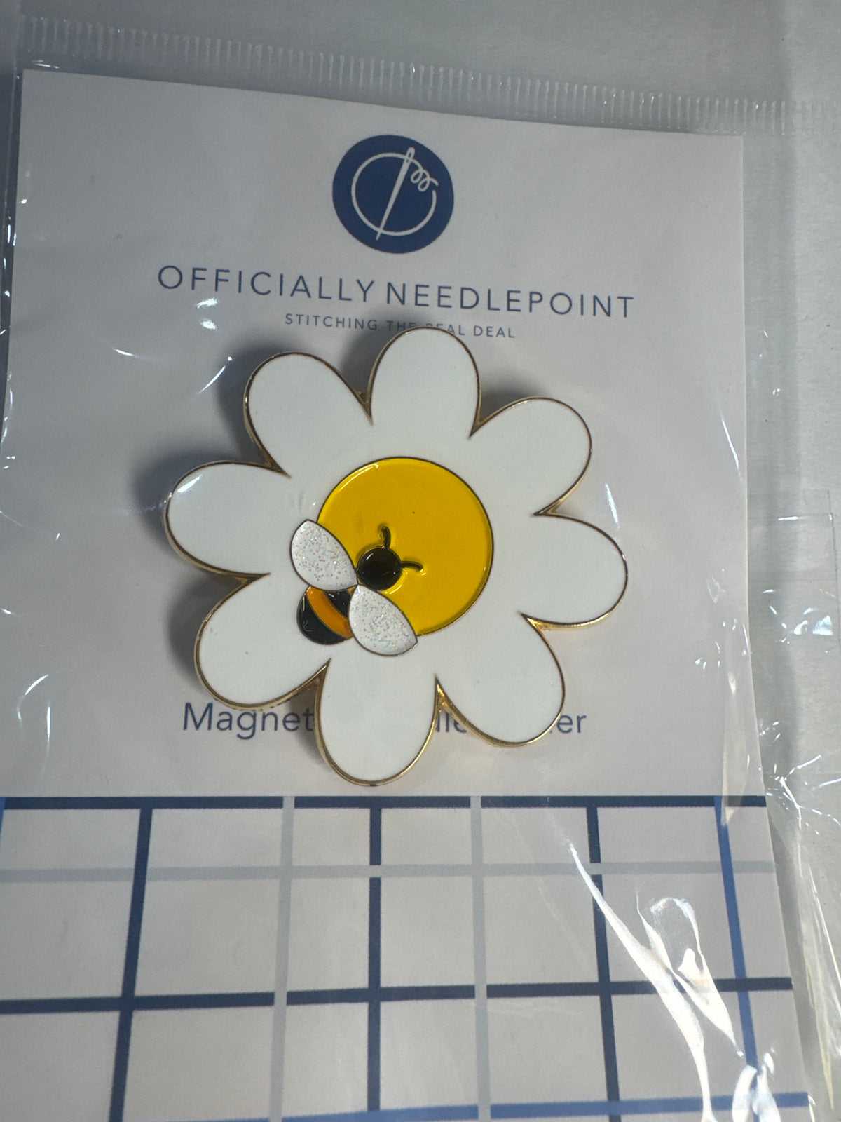 Daisy with Bees Needle Minder